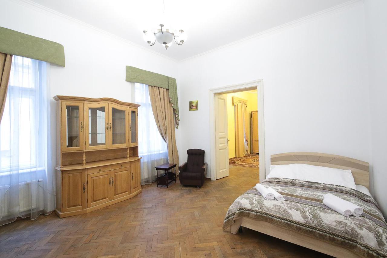 Pro Apartments 12213 Lviv Ngoại thất bức ảnh