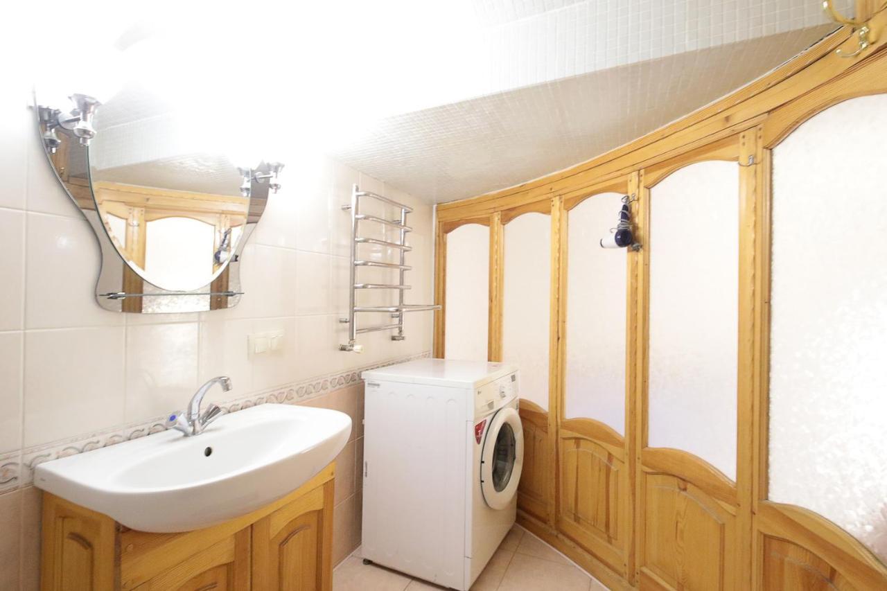 Pro Apartments 12213 Lviv Ngoại thất bức ảnh