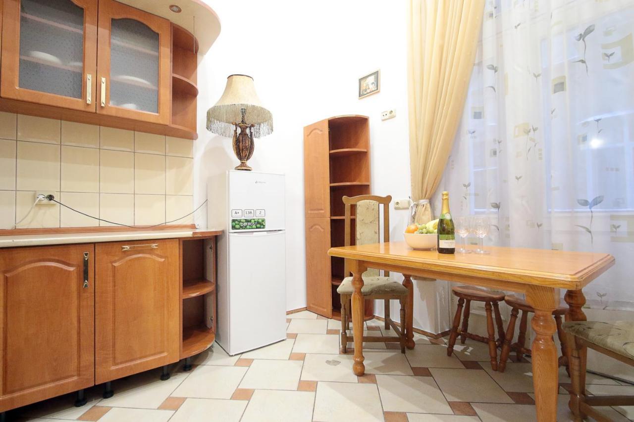 Pro Apartments 12213 Lviv Ngoại thất bức ảnh