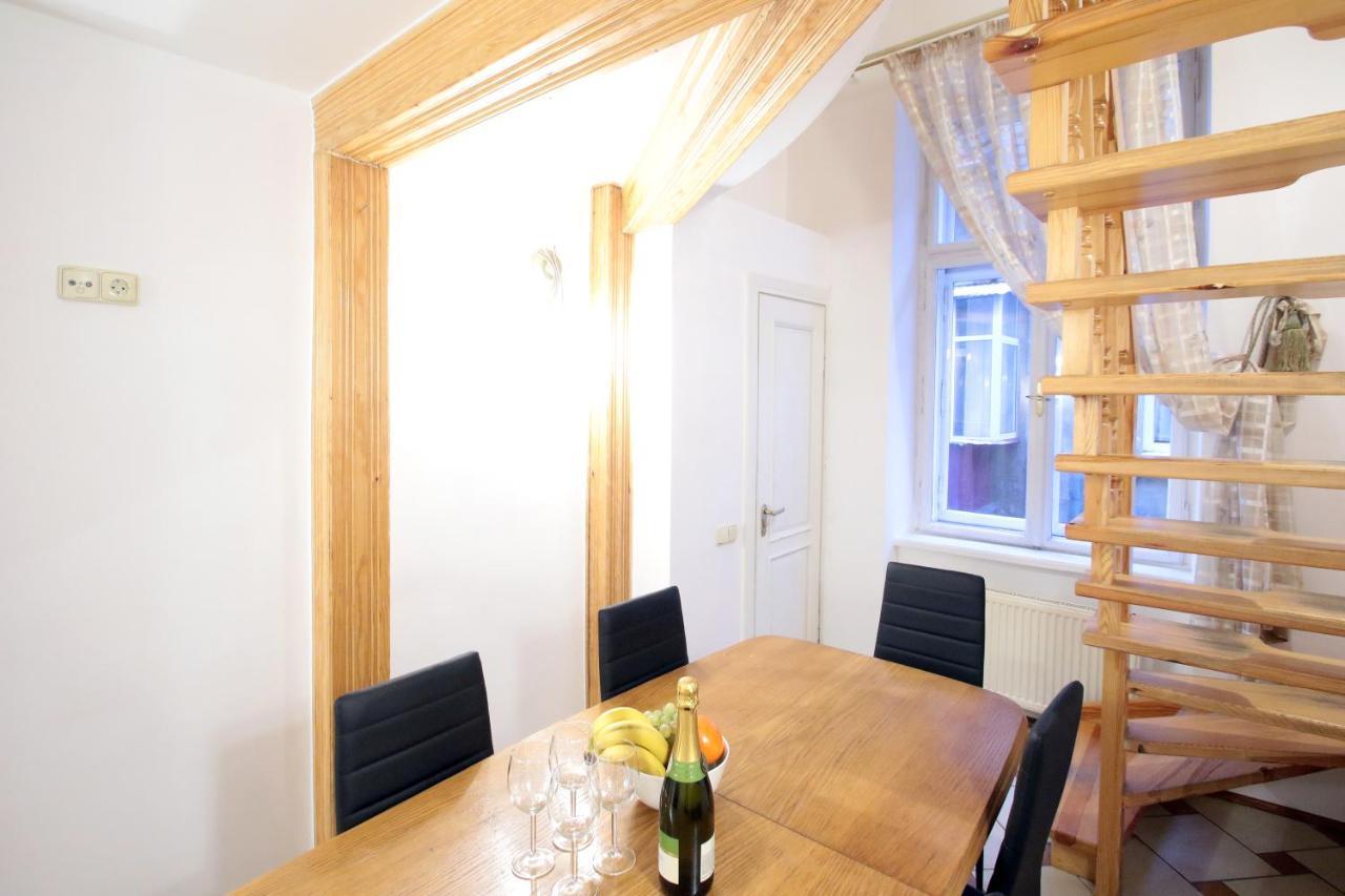 Pro Apartments 12213 Lviv Ngoại thất bức ảnh