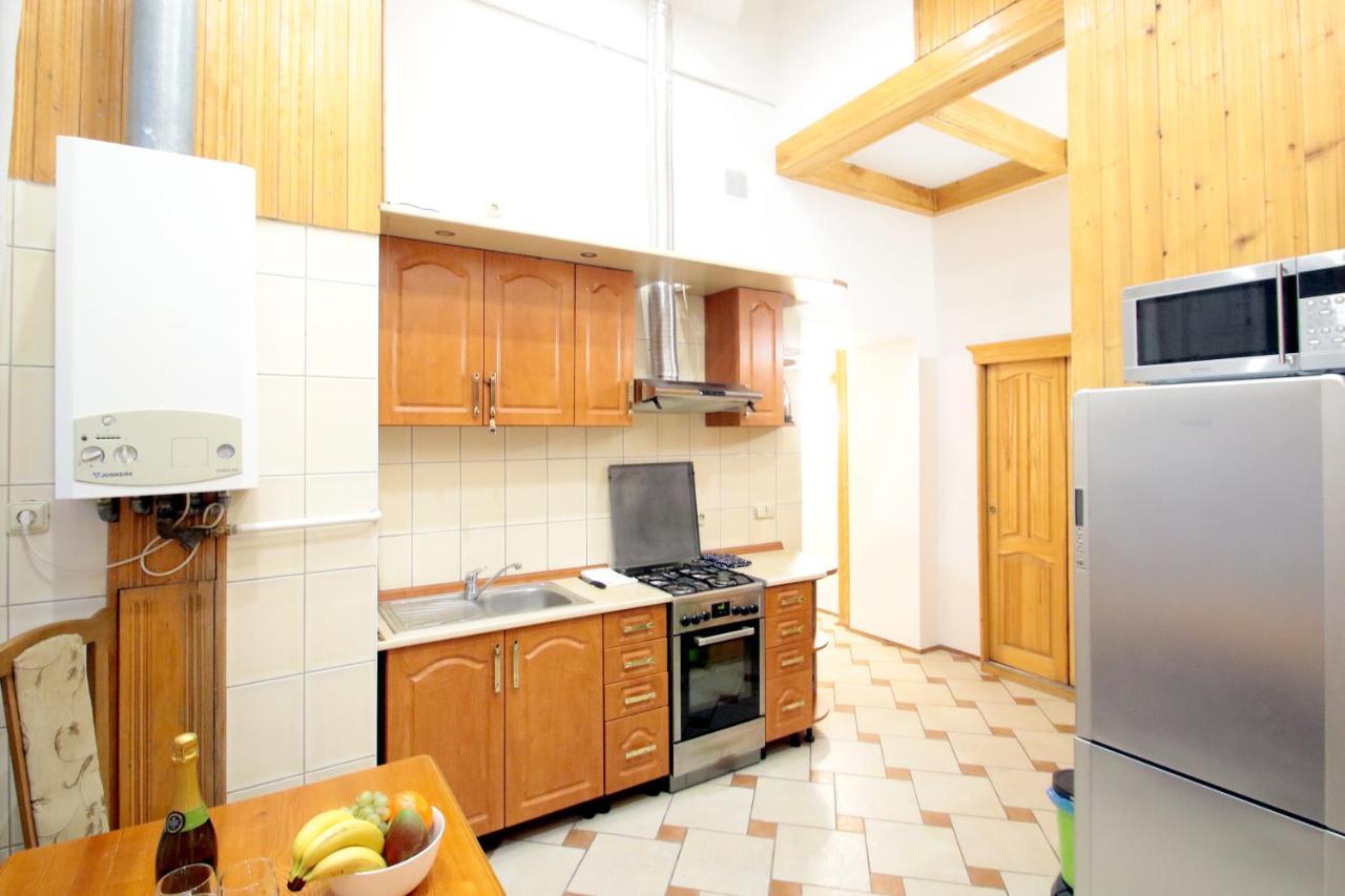 Pro Apartments 12213 Lviv Ngoại thất bức ảnh